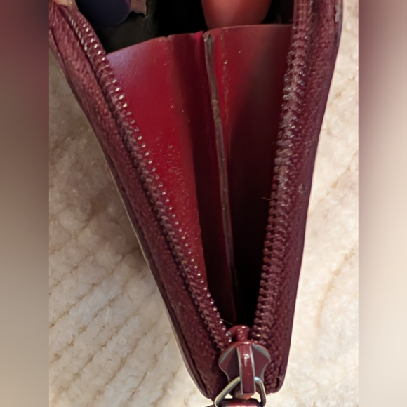 Gucci Vintage Burgundy Zip Around Leather Coin Pouch Good Condition. - Picture 5 of 11